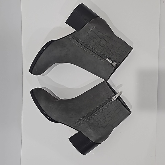 Sam Edelman Grey-Blue Snake Booties Size 6.5 - Picture 8 of 11